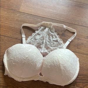 Beautiful lace back front closure VS pink. EEUC